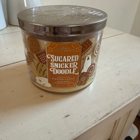 Bath & Body Works Sugared Snickerdoodle Candle - Picture 1 of 2